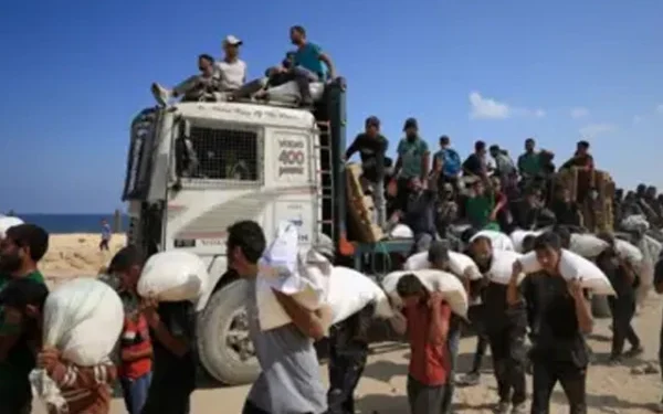 Israeli Army Kills 67 Palestinians Waiting for Food Aid in Northern Gaza