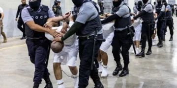 US Implements Stricter Immigration Policy with 6-Hour Deportation Notice: Supreme Court Ruling Sparks Controversy