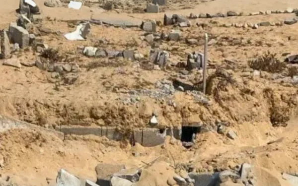 New Example of Israeli Brutality: Bulldozers Dig Up Graves in Gaza’s Cemeteries Amid Ongoing Offensive