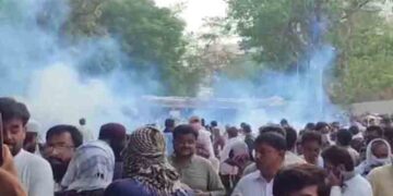 Government Employees Stage Protest in Karachi Demanding Salary and Pension Increase