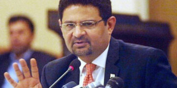 Floods in Pakistan Inevitable Despite Spending: Miftah Ismail Speaks on Climate Change, Parliament, and National Challenges