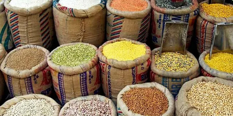 Inflation in Pakistan Sees Slight Uptick of 0.05%: 12 Essential Items Record Price Hikes