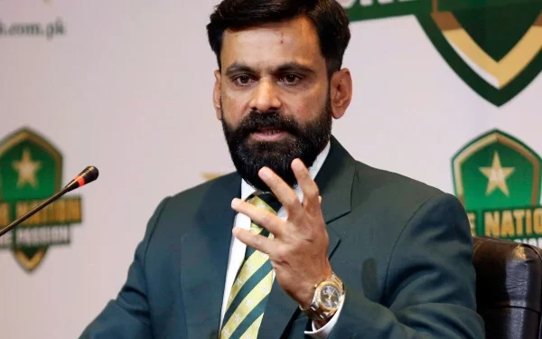 Former Captain Mohammad Hafeez Criticizes PCB’s Central Contract Policy