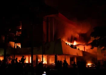 Protests Erupt Across Indonesia: Parliament Buildings Set Ablaze, President Cancels China Visit