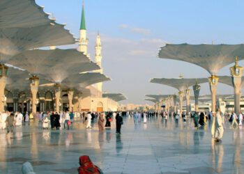 Heavy Rain in Madinah: Prophet’s Mosque (PBUH) Illuminated by a Shower of Mercy