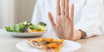 How Food Choices Affect Lung Cancer Risk: A Comprehensive Guide to Nutrition and Prevention