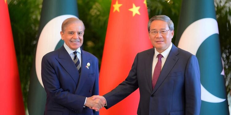 Pakistan, China agree to continue working closely for upgraded CPEC-II