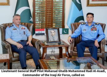 COMMANDER IRAQI AIR FORCE CALLS ON AIR CHIEF .