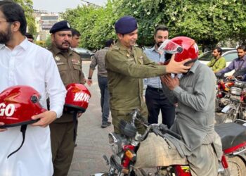 Keeping safety first, Yango Pakistan collaborates with Lahore and Islamabad police to distribute helmets to partner’s drivers