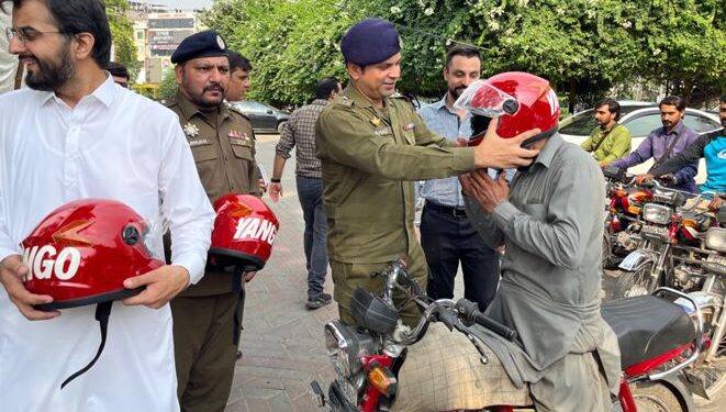 Keeping safety first, Yango Pakistan collaborates with Lahore and Islamabad police to distribute helmets to partner’s drivers