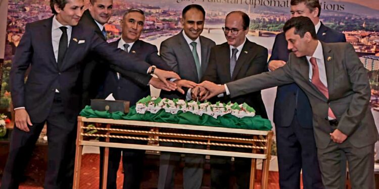 Minister of State Bilal Azhar Kayani Congratulates Hungary and Pakistan on 60th Anniversary of Diplomatic Relations