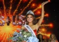 Which beauty was crowned Miss Universe?