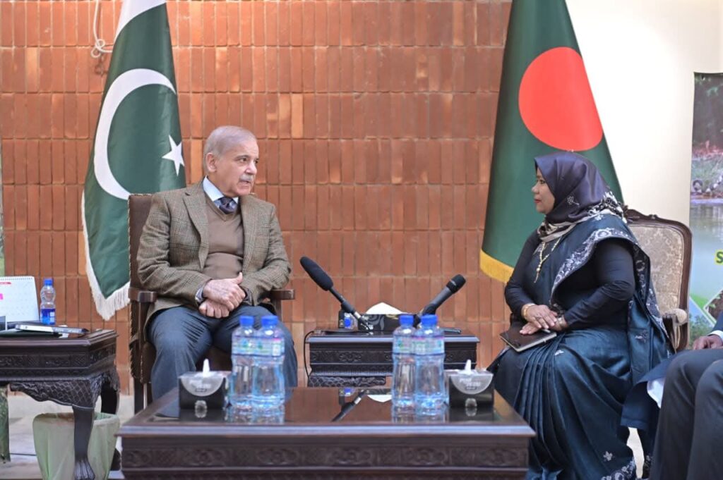 Prime Minister Visits Bangladesh High Commission to offer Fateha and Condolences.