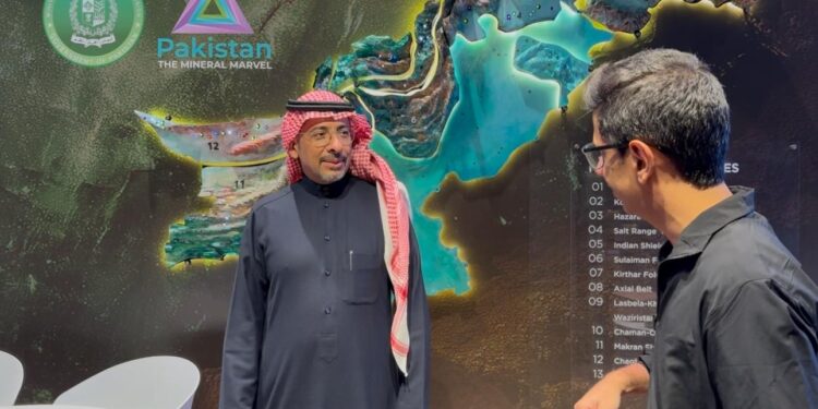 Saudi Arabia’s Industry Minister Bandar Al-Khorayef Visits Pakistan Pavilion at Future Minerals Forum.