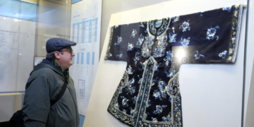Suzhou infuse modern trends into traditional craftsmanship of silk weaving