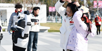 Short-term rental boom puts humanoid robots to work on short gigs