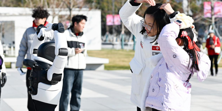 Short-term rental boom puts humanoid robots to work on short gigs