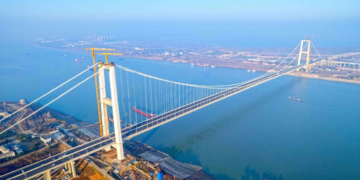 The Shuangliu Yangtze River Bridge: an engineering feat with ecological sensitivity