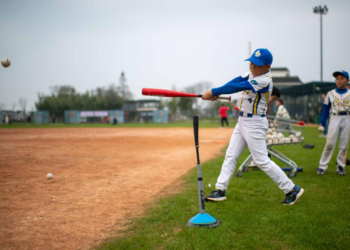 Village in E China finds new path of development in baseball
