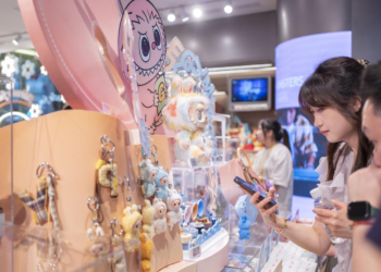 China’s bag charm economy: small accessories, big cultural impact