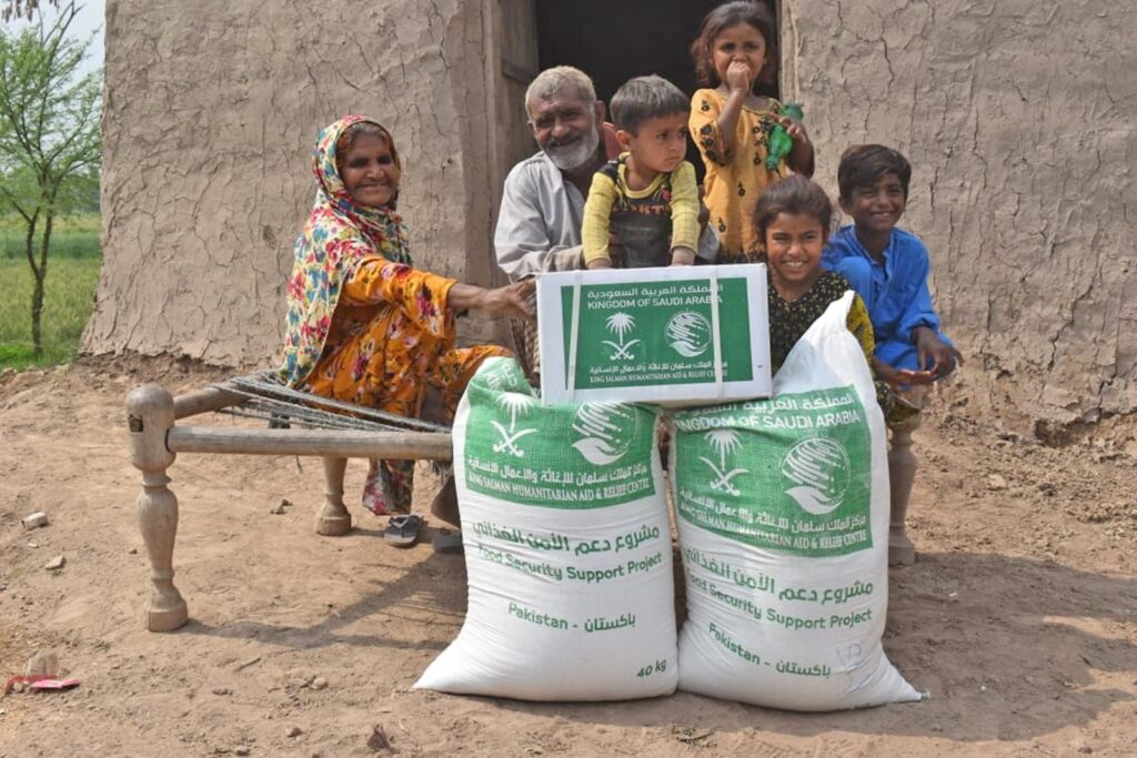 King Salman Relief Successfully Completes Distribution of Food Packages to 8,500 Families in Punjab Province.