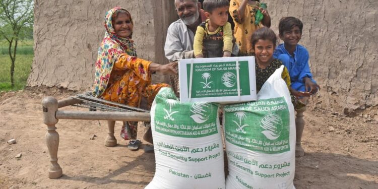 King Salman Relief Successfully Completes Distribution of Food Packages to 8,500 Families in Punjab Province.