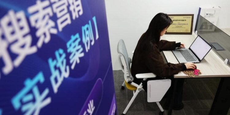 China sees surge in one-person companies in AI era