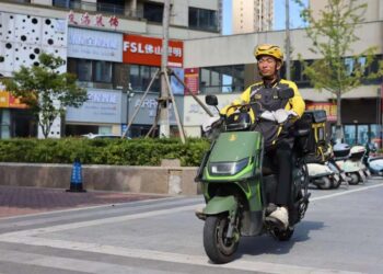 China’s May Day holiday showcases economic vitality through tourism boom