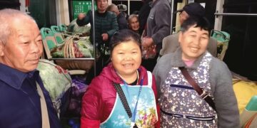‘Vegetable bus’ offers glimpse into China’s people-centered governance
