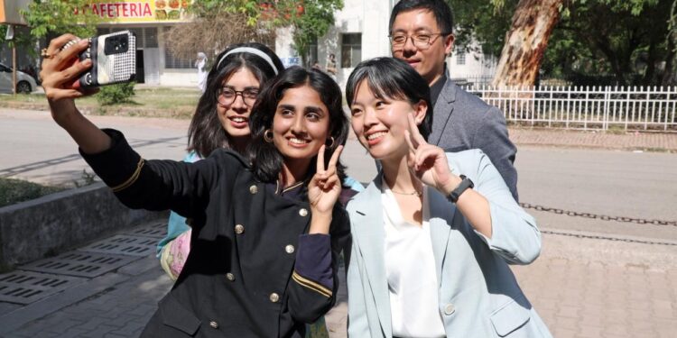 A Fudan University film screened in Pakistan