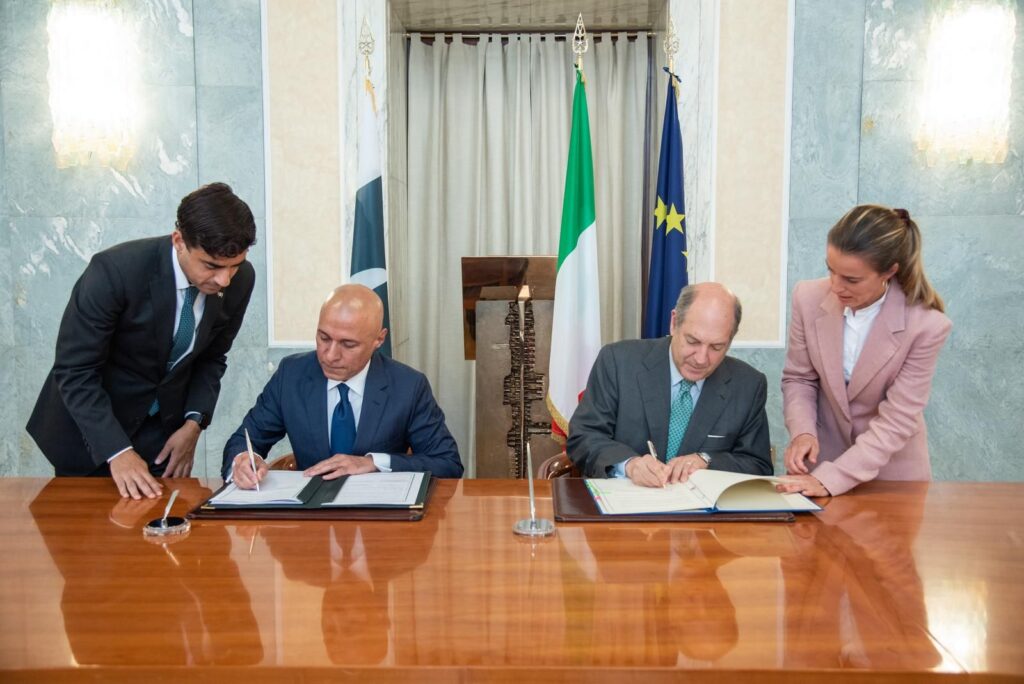 Pakistan Italy Sign Agreement To Abolish Visas For Diplomatic Passports