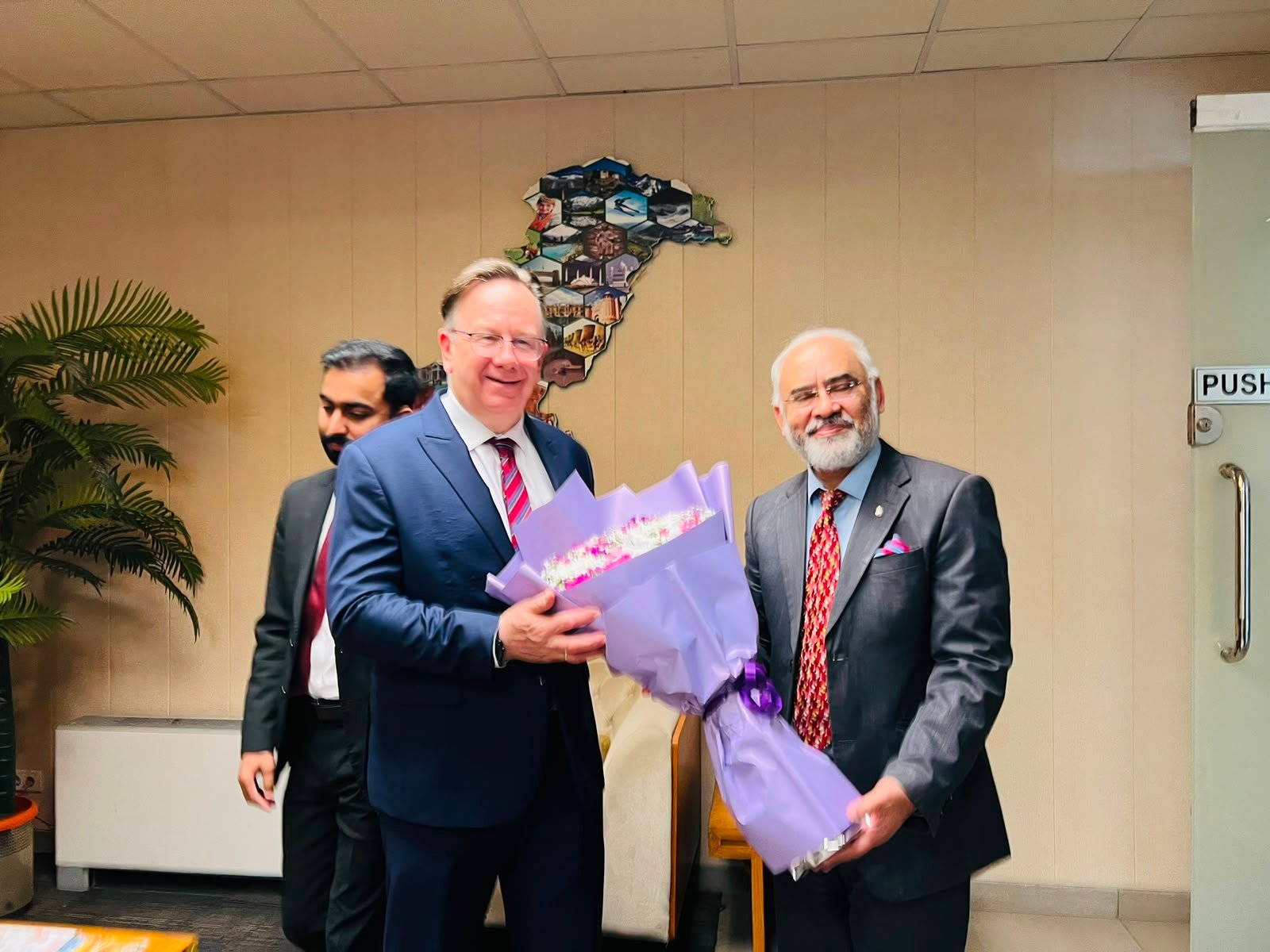 Pakistan Welcomes Polish Cyclist as Friendship Expedition to Khunjerab Begins