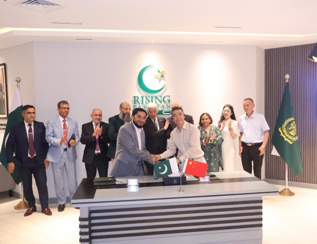 Pakistan, China Sign Major Footwear Investment Deal Under SIFC