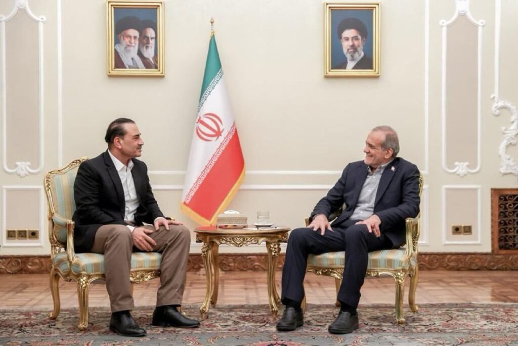 Pakistan, Iran Discuss US-Iran Conflict, Strait of Hormuz